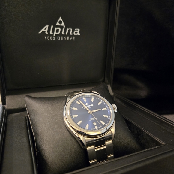 Alpina Alpiner Quartz Watch 42mm - Picture 8 of 12